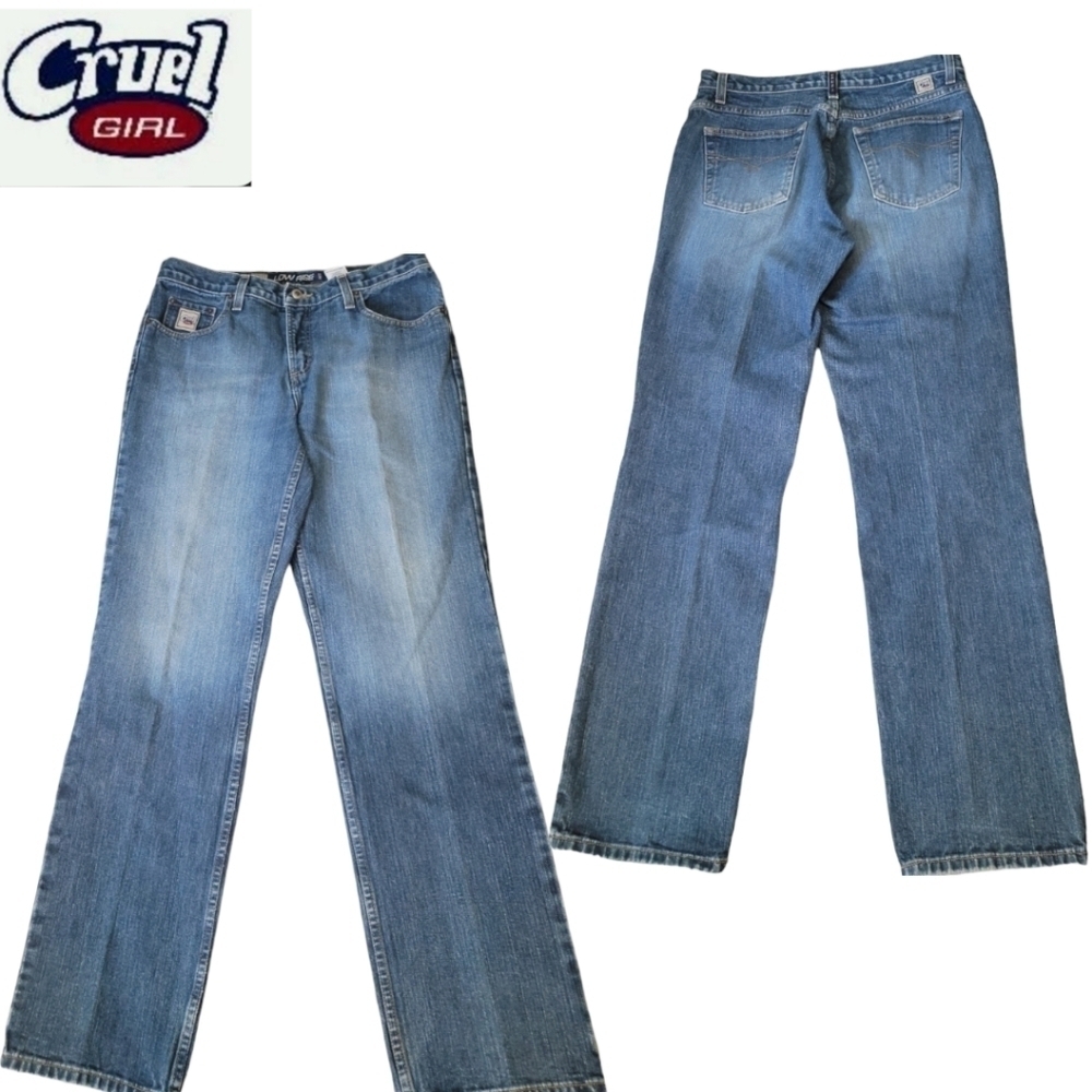 CRUEL GIRL Women Low Rise Slim Fit Faded Straight Leg Jean Sz 13 Long Like New